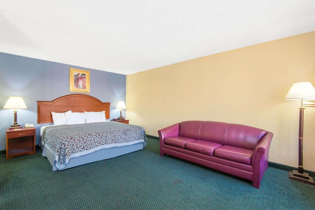 Blue Way Inn & Suites Wichita East Esterno foto